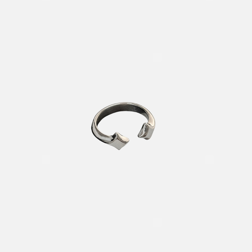 ARROW RING